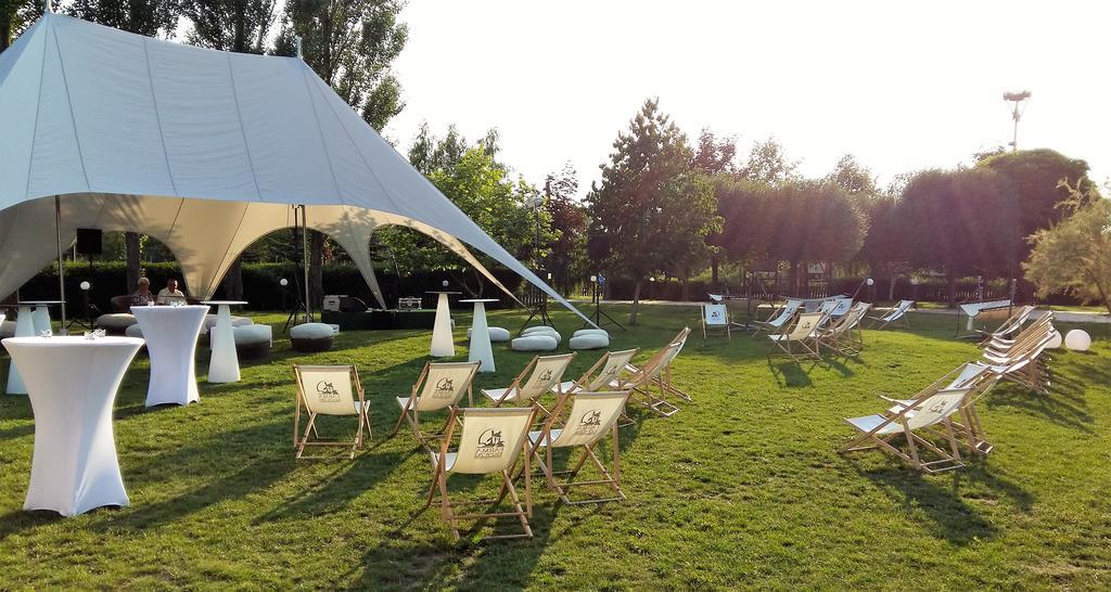 Hotel Nosselia Krzyczki Bagian luar foto